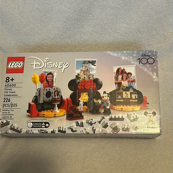 Lego x Disney 100 Years Celebration Lego Set-BRAND NEW - Picture 1 of 3